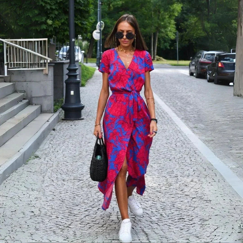 Julia | Elegant V-Neck Figure-Flattering Dress