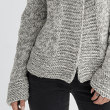 Modello a Maglia per Cardigan Chunky con Bottoni