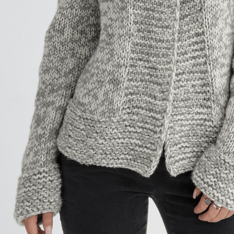 Modello a Maglia per Cardigan Chunky con Bottoni